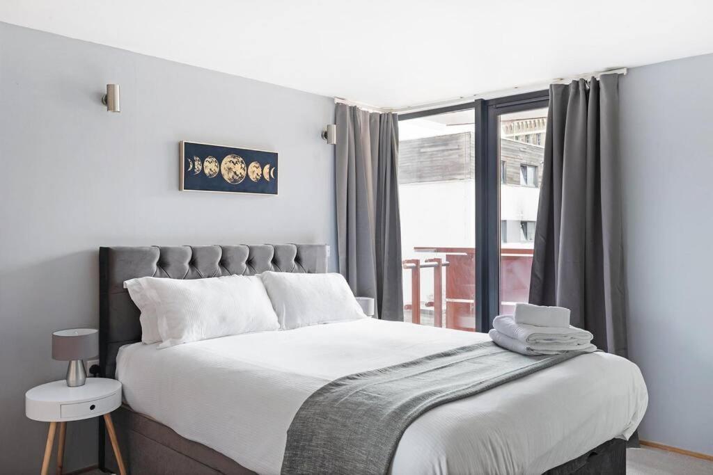 Apartment Stylish With Underground Parking London